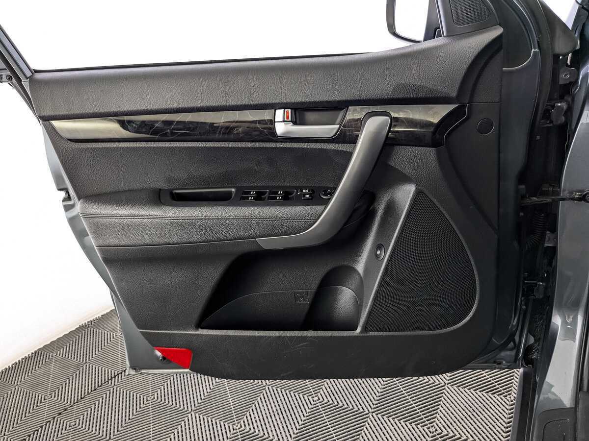 Kia Sorento, 2018 Фото №19