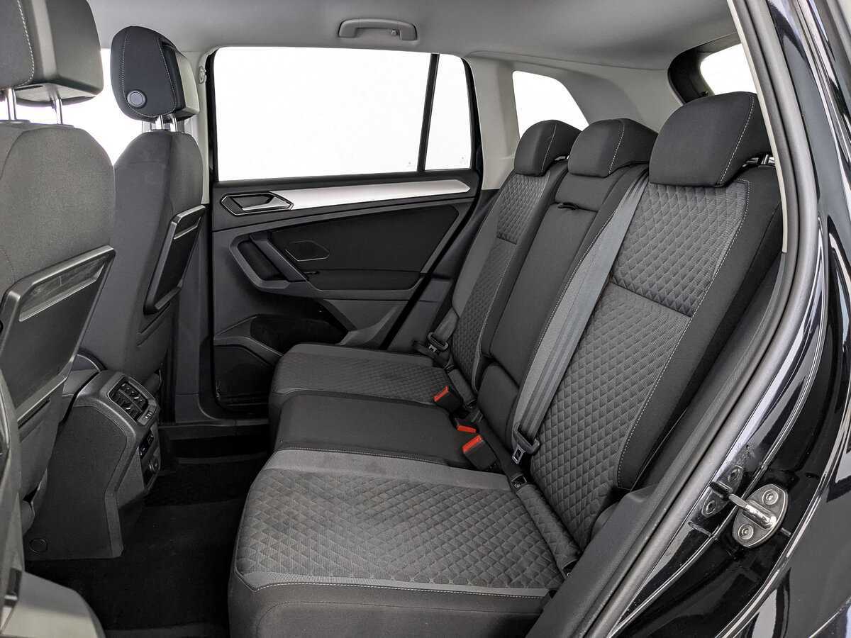 Volkswagen Tiguan, 2018 Фото №16