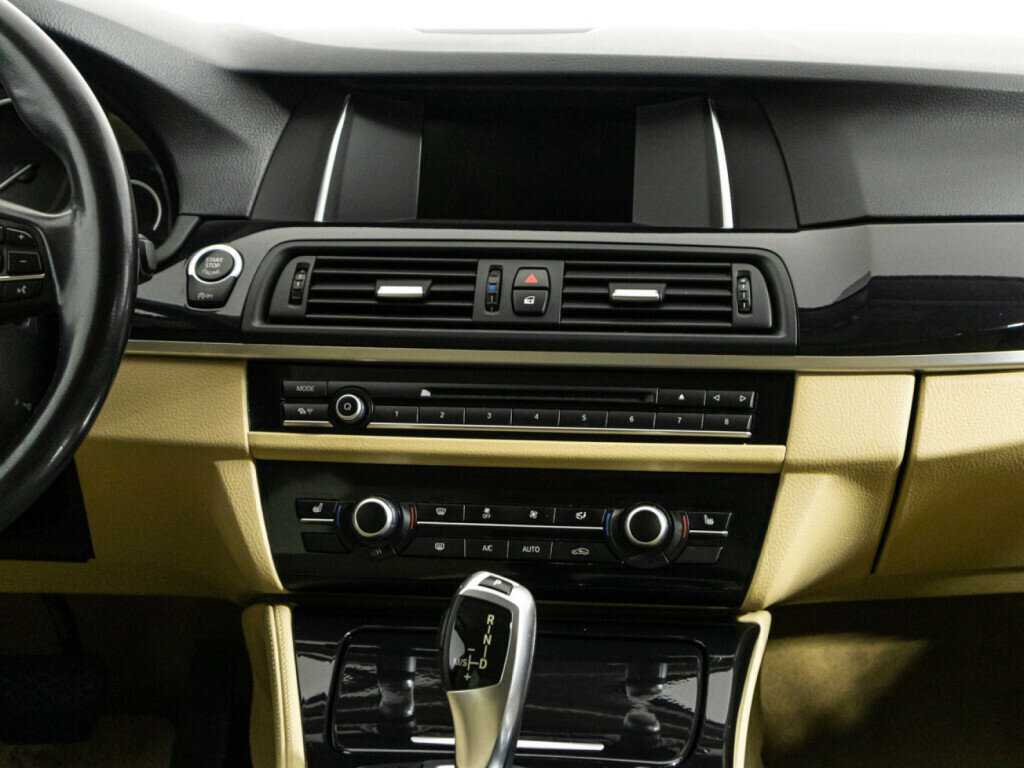 BMW 5 серии 520i, 2014 Фото №14