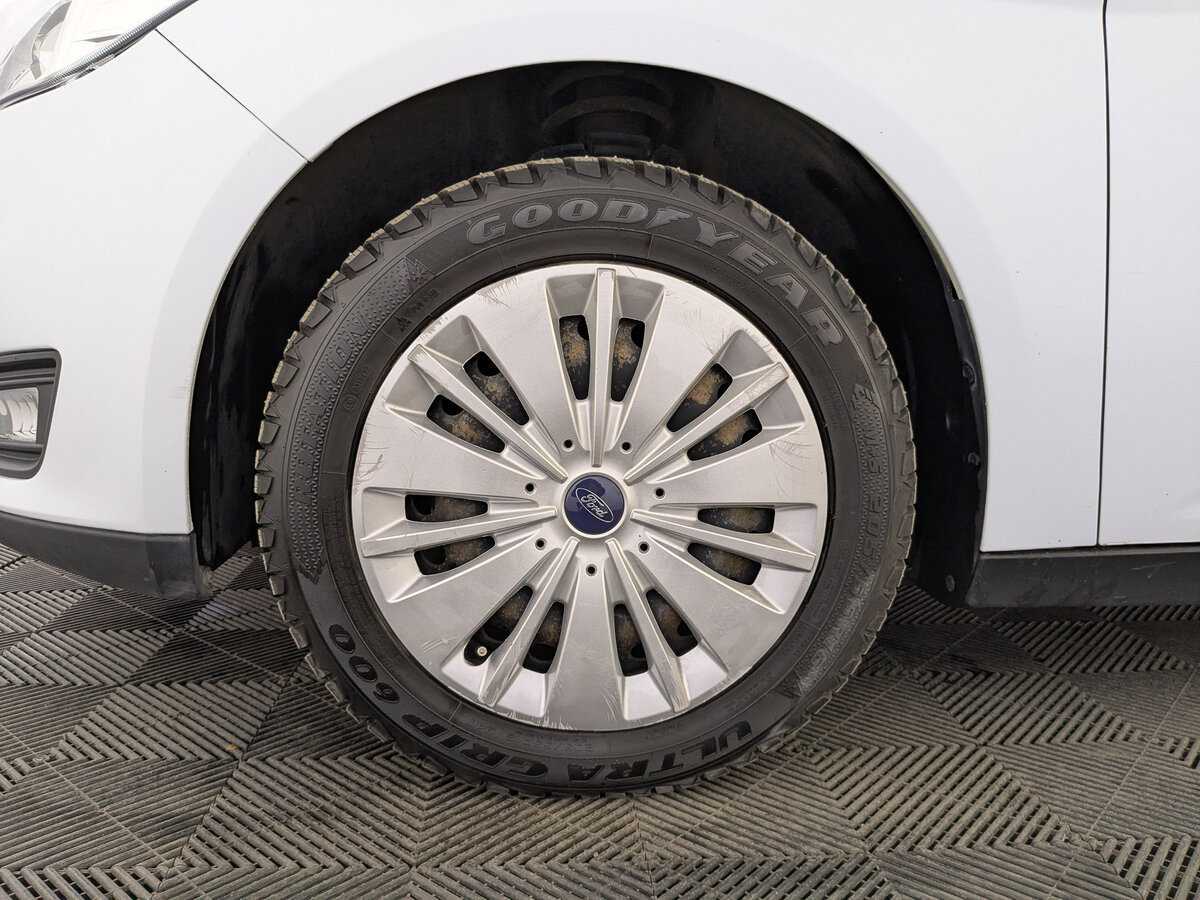 Ford Focus, 2019 Фото №11