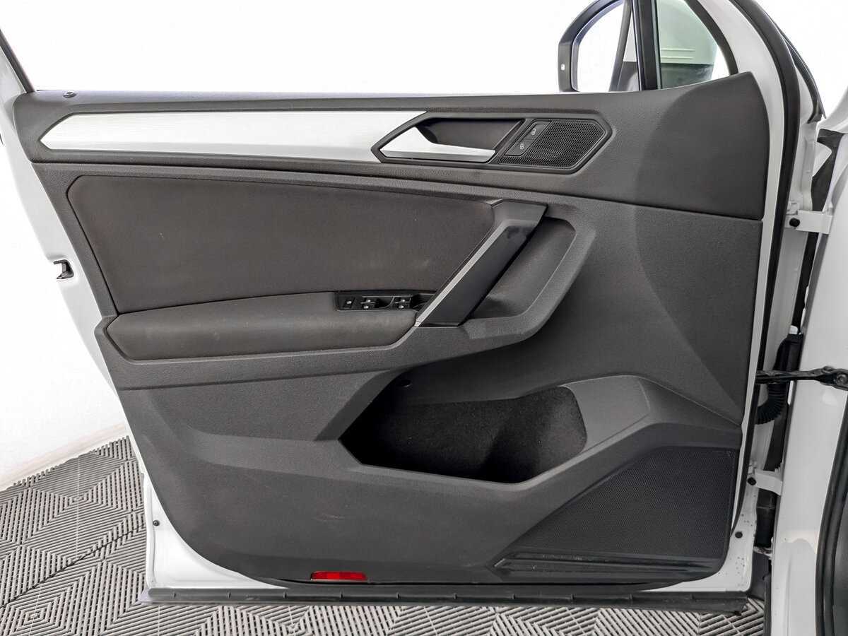 Volkswagen Tiguan, 2021 Фото №19