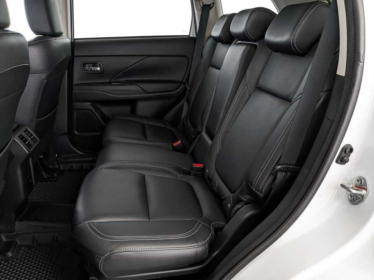 Mitsubishi Outlander, 2021 Фото №16