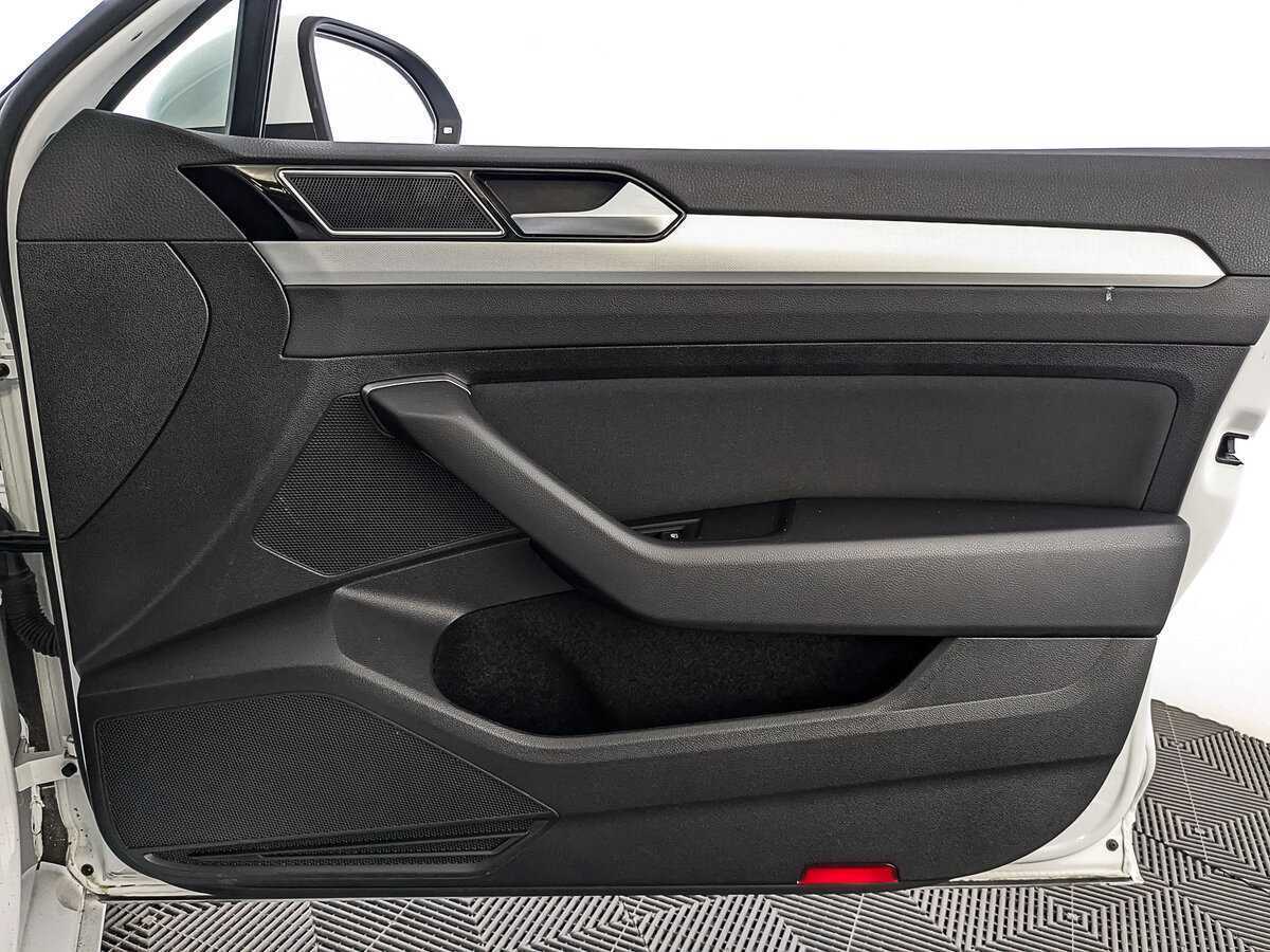 Volkswagen Passat, 2019 Фото №25