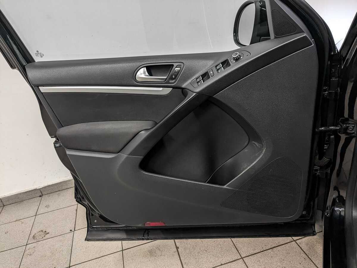 Volkswagen Tiguan, 2015 Фото №19