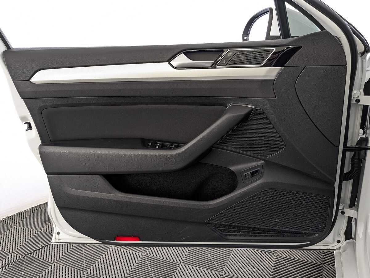 Volkswagen Passat, 2019 Фото №19