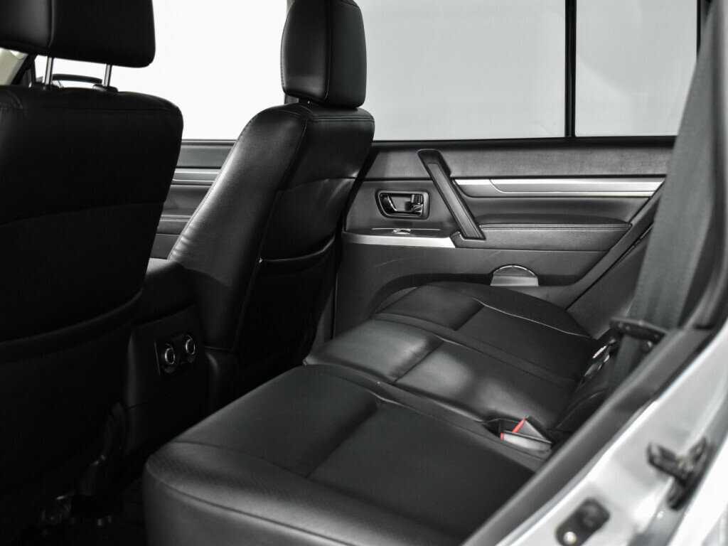 Mitsubishi Pajero, 2013 Фото №13