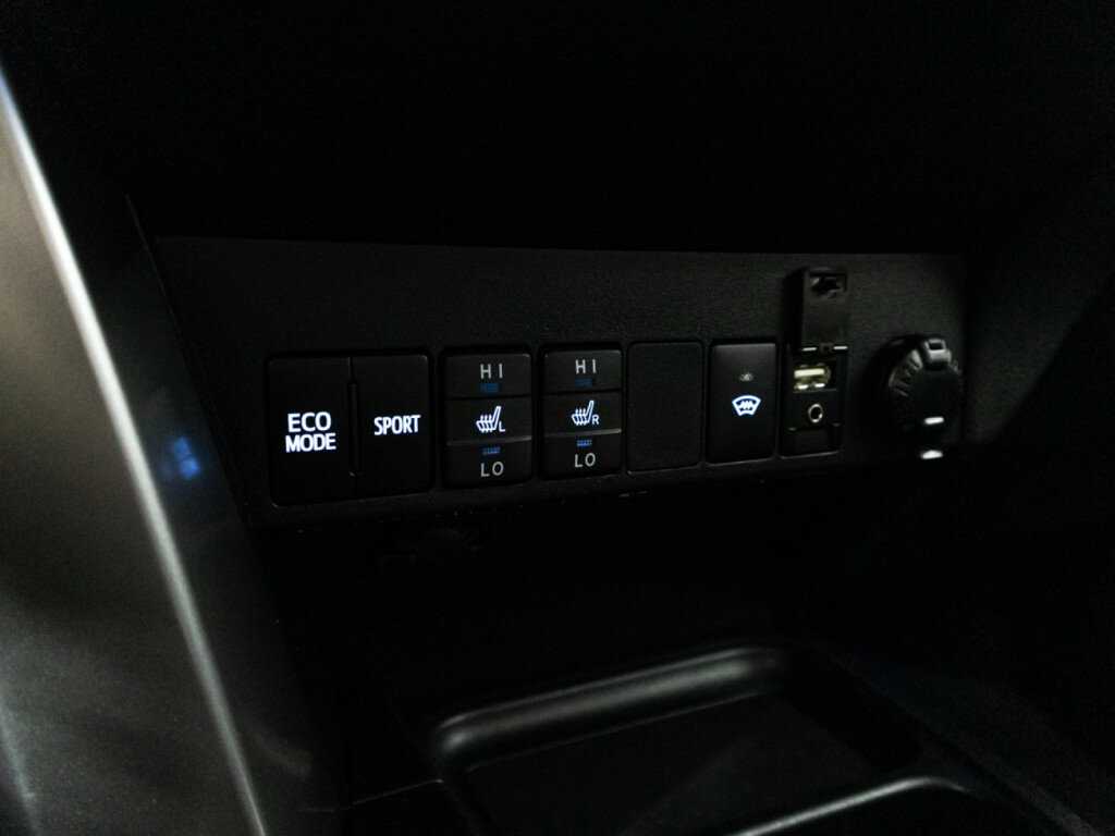 Toyota RAV4, 2017 Фото №22