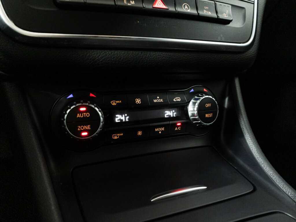 Mercedes-Benz CLA 200, 2015 Фото №16