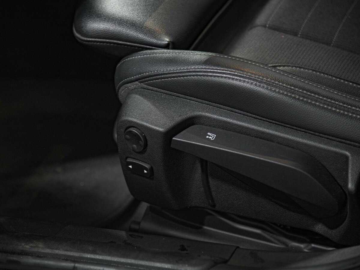 BMW 3 серии 320d xDrive, 2019 Фото №15