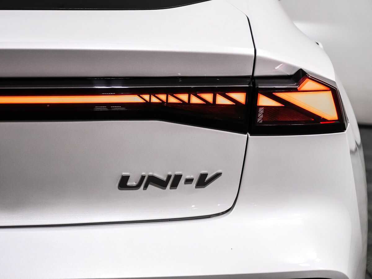 Changan UNI-V, 2023 Фото №18