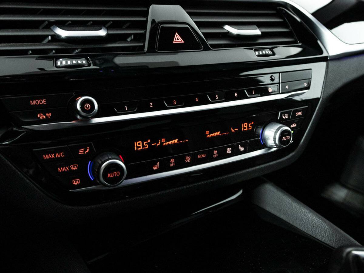 BMW 5 серии 520i, 2017 Фото №19