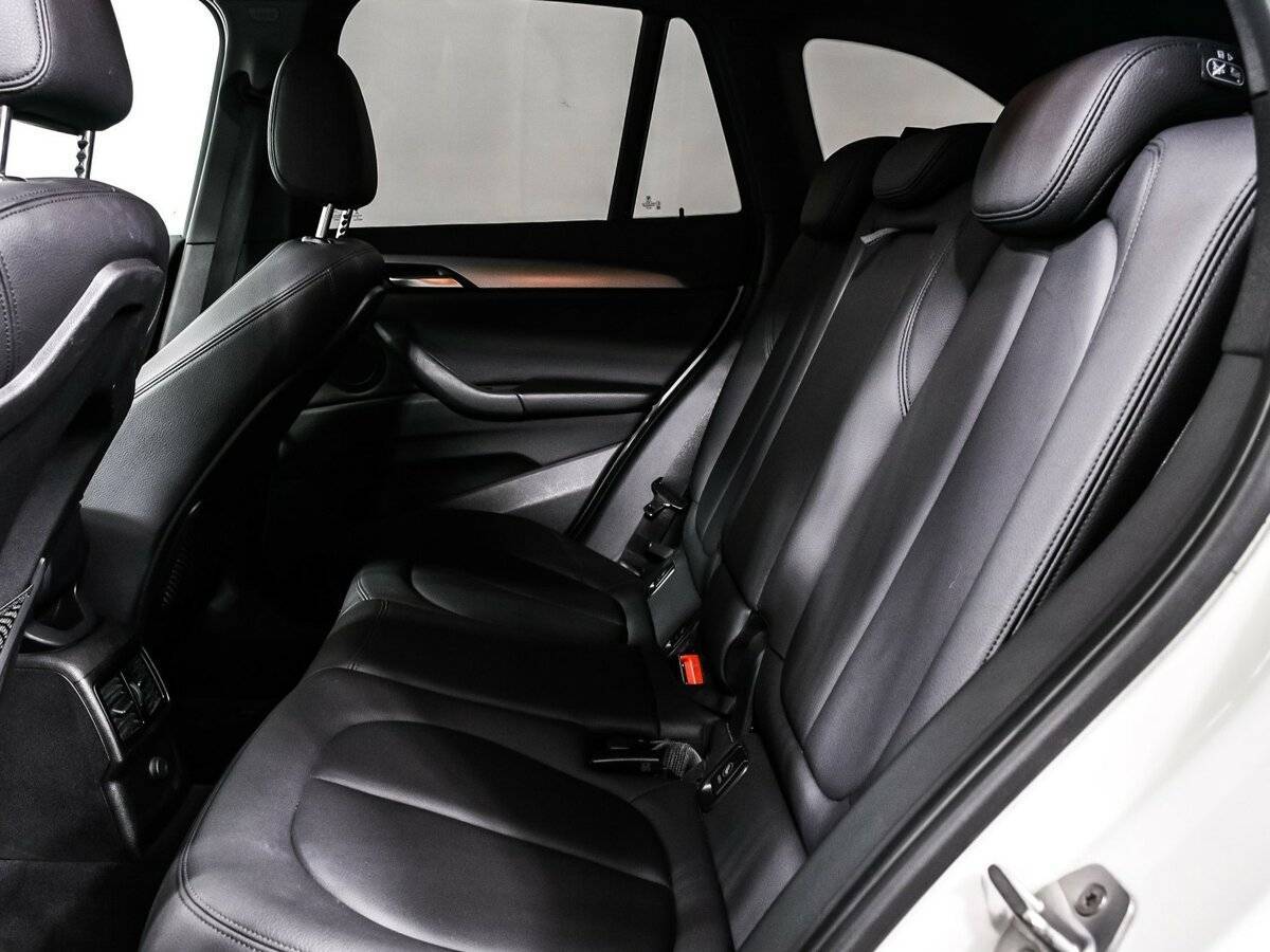 BMW X1 20i xDrive, 2016 Фото №12