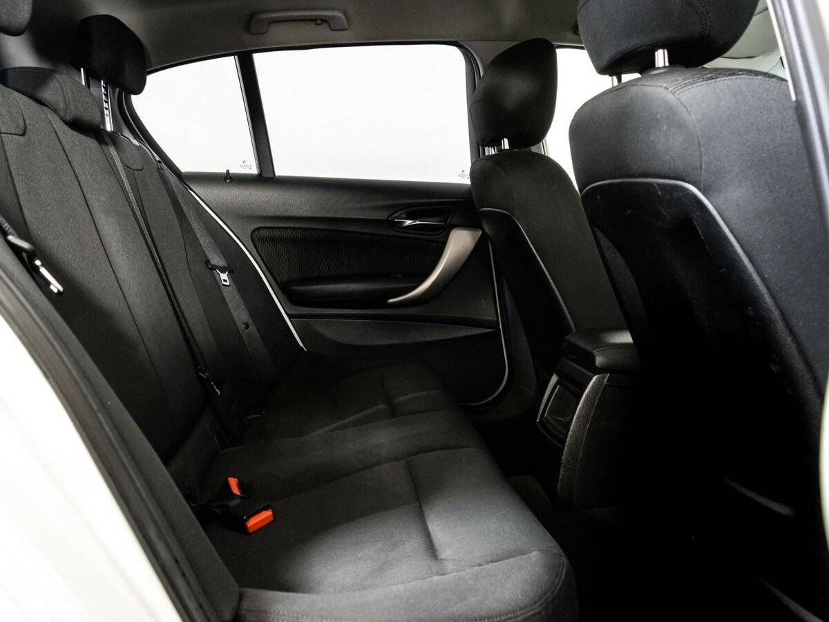 BMW 1 серии 116i, 2012 Фото №17