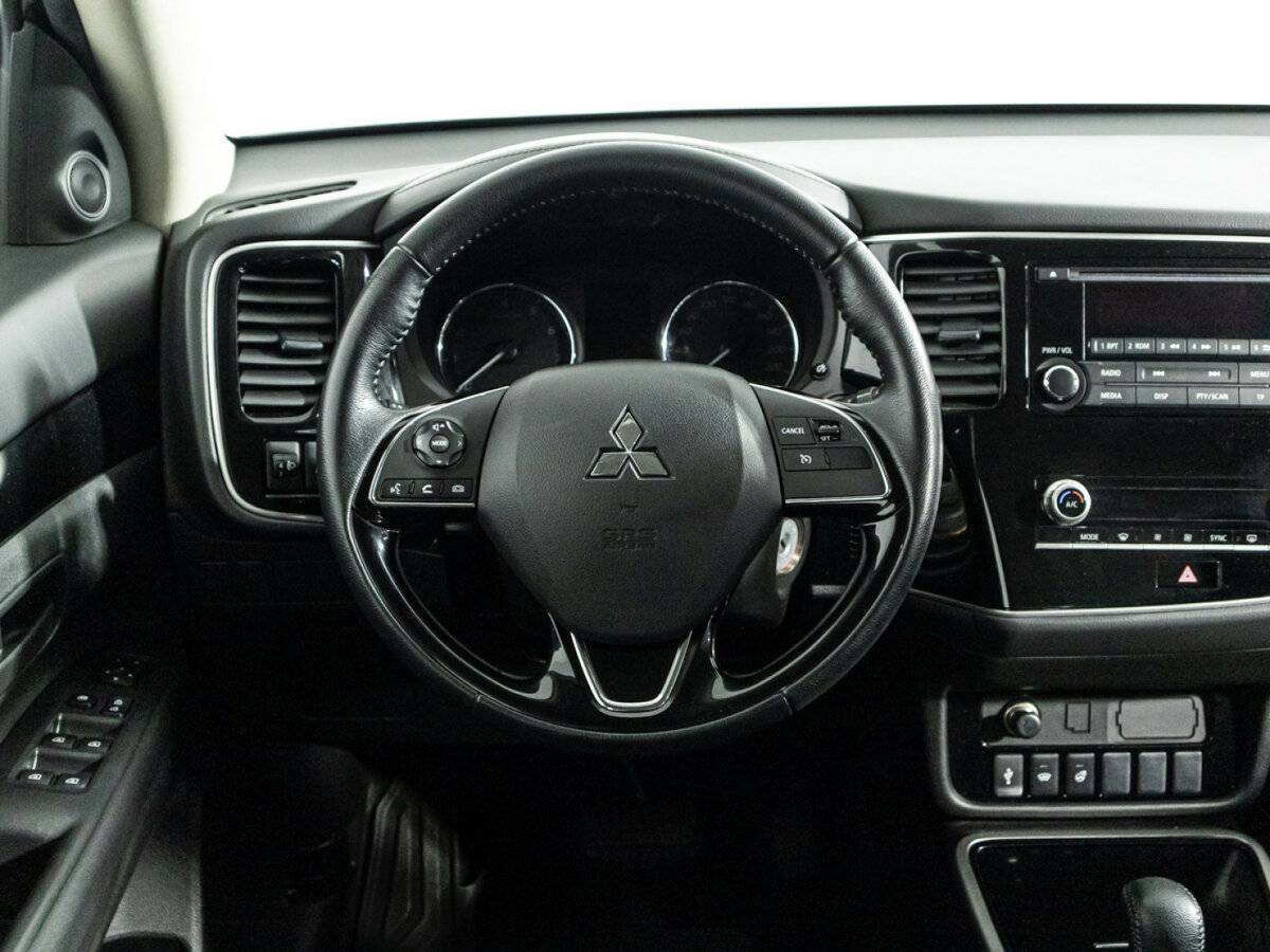Mitsubishi Outlander, 2022 Фото №18