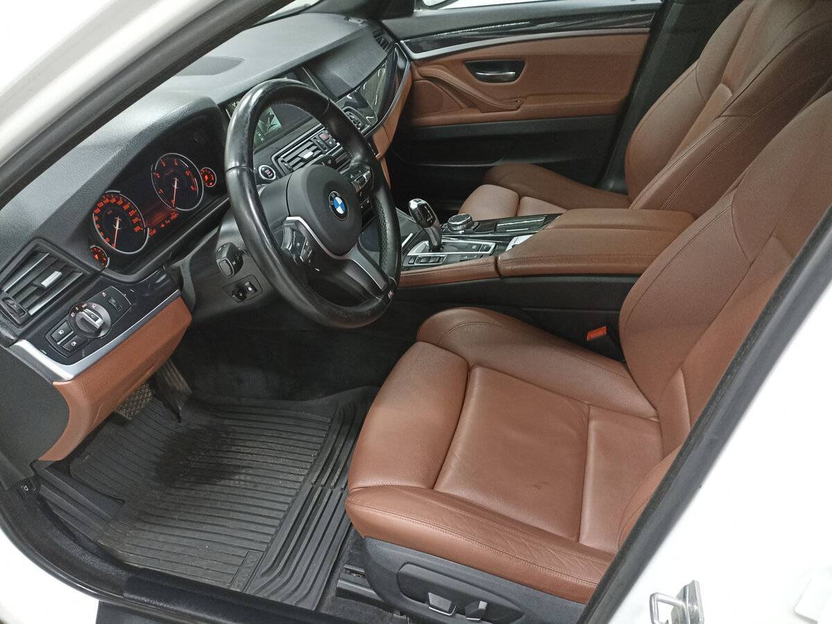 BMW 5 серии 525d xDrive, 2015 Фото №16
