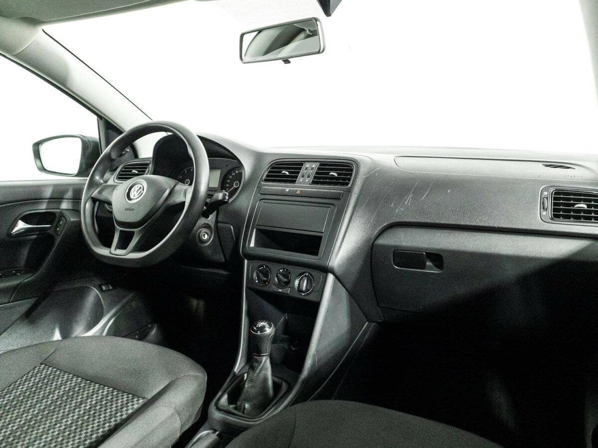 Volkswagen Polo, 2016 Фото №9