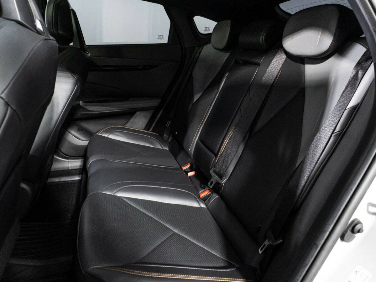 Changan UNI-V, 2023 Фото №10