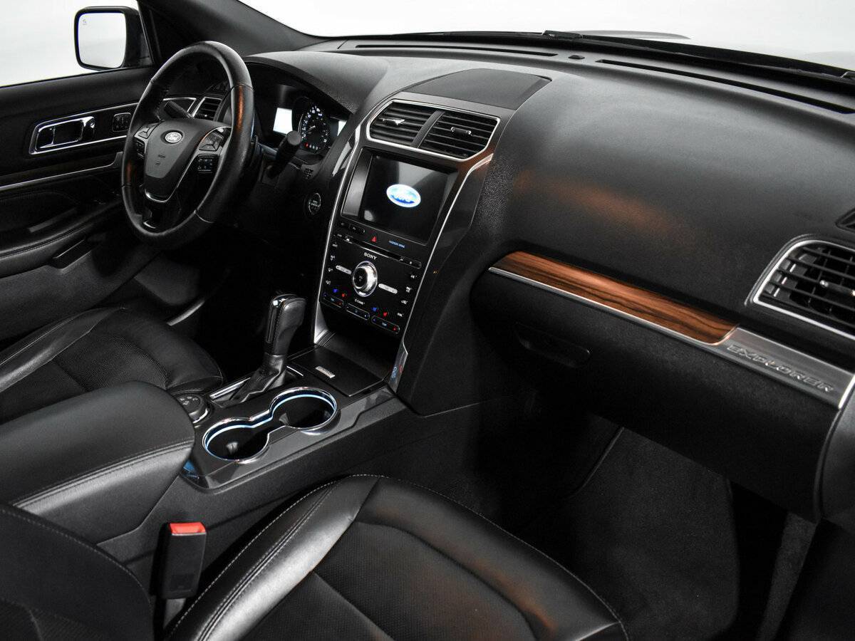 Ford Explorer, 2016 Фото №13