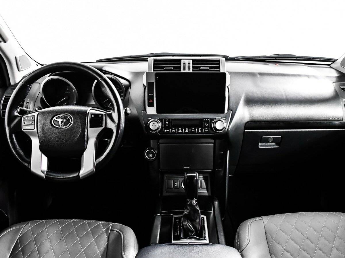 Toyota Land Cruiser Prado 150 Series Рестайлинг 1, 2013 Фото №9