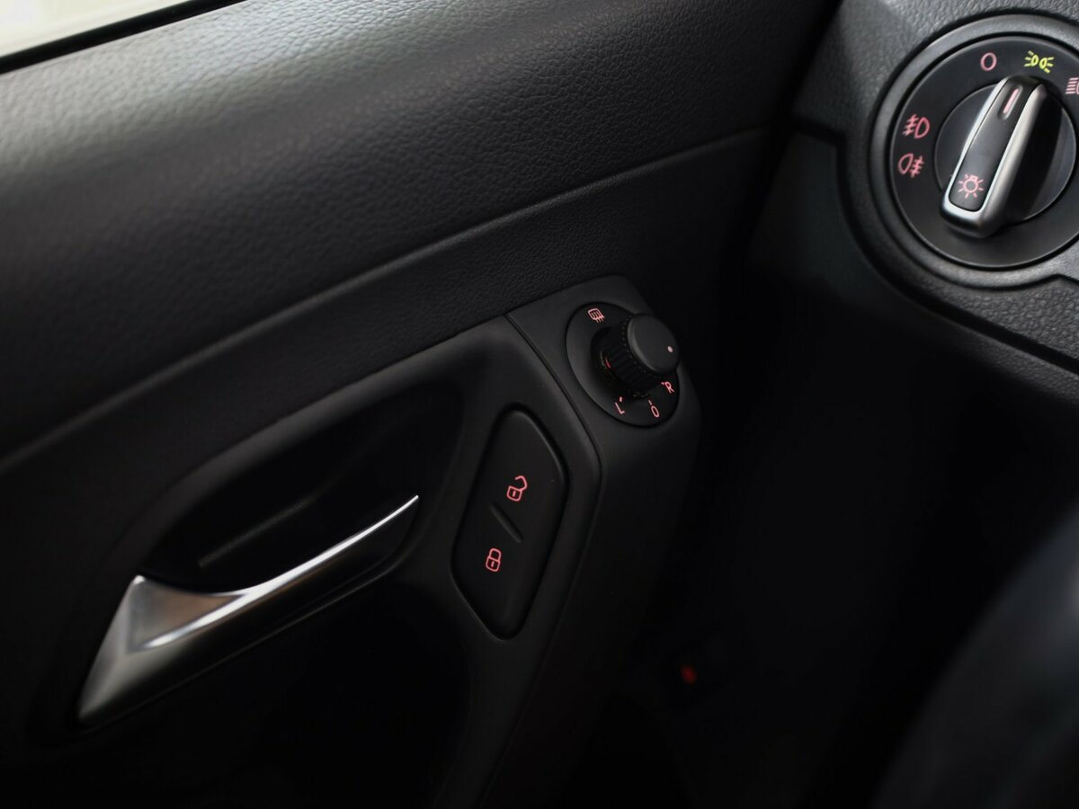 Volkswagen Polo V Рестайлинг, 2015 Фото №15