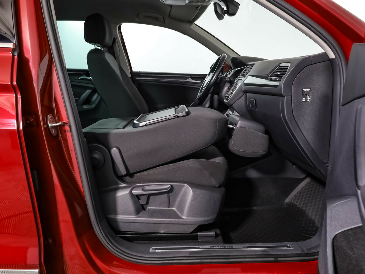 Volkswagen Tiguan II, 2017 Фото №22