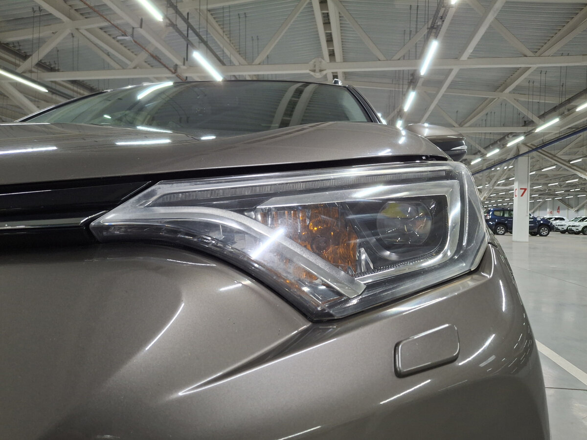 Toyota RAV4 IV (XA40) Рестайлинг, 2015 Фото №16