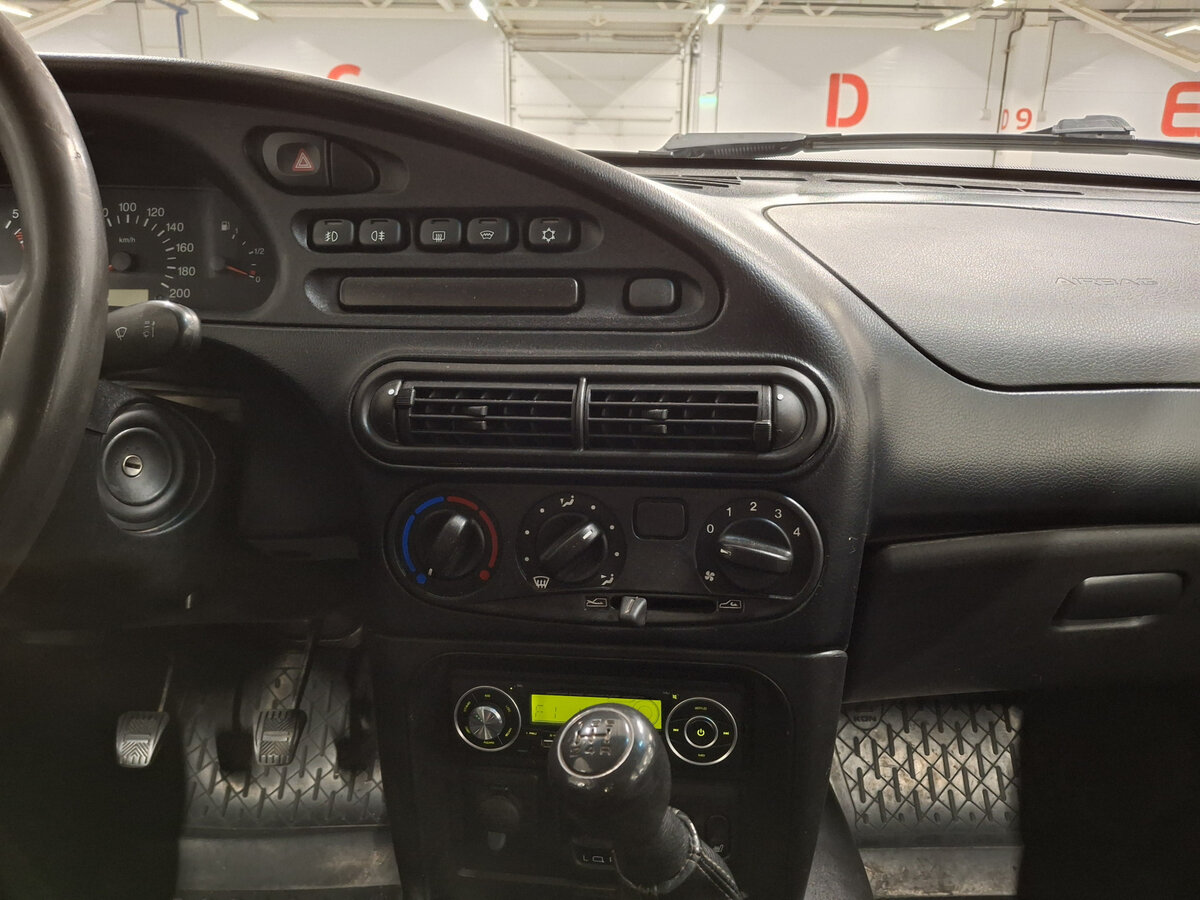 Chevrolet Niva I Рестайлинг, 2017 Фото №15