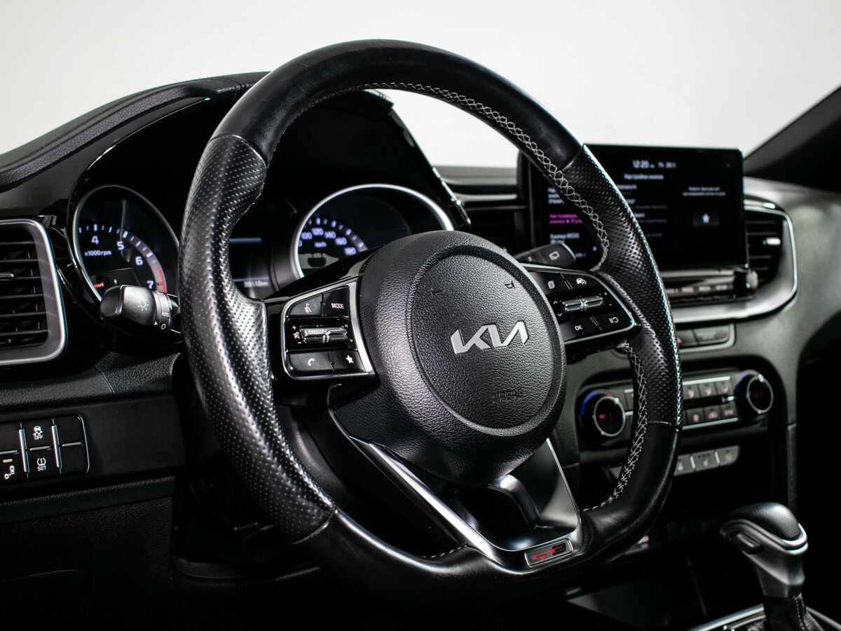 Kia Ceed III Рестайлинг, 2022 Фото №10