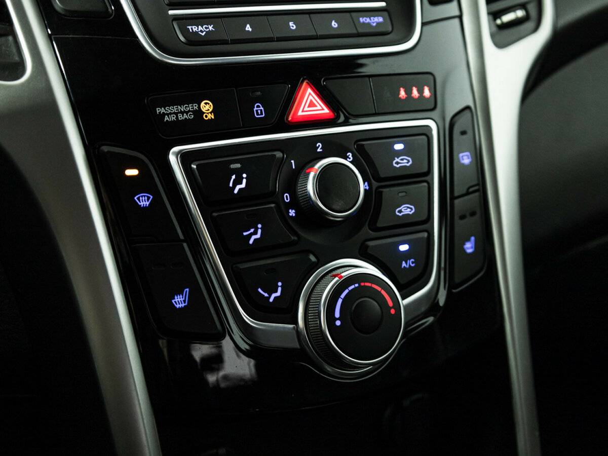 Hyundai i30 II Рестайлинг, 2015 Фото №15