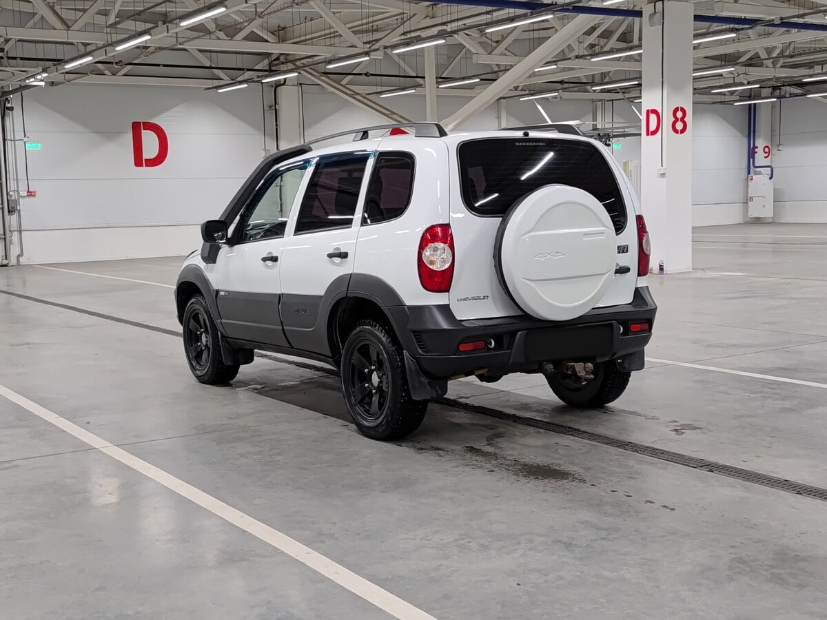 Chevrolet Niva I Рестайлинг, 2017 Фото №7