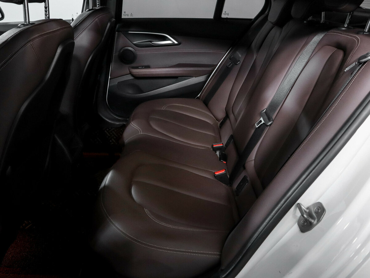 BMW 1 серии 120i III (F52) Рестайлинг, 2020 - 87 078 км. | Фото №8